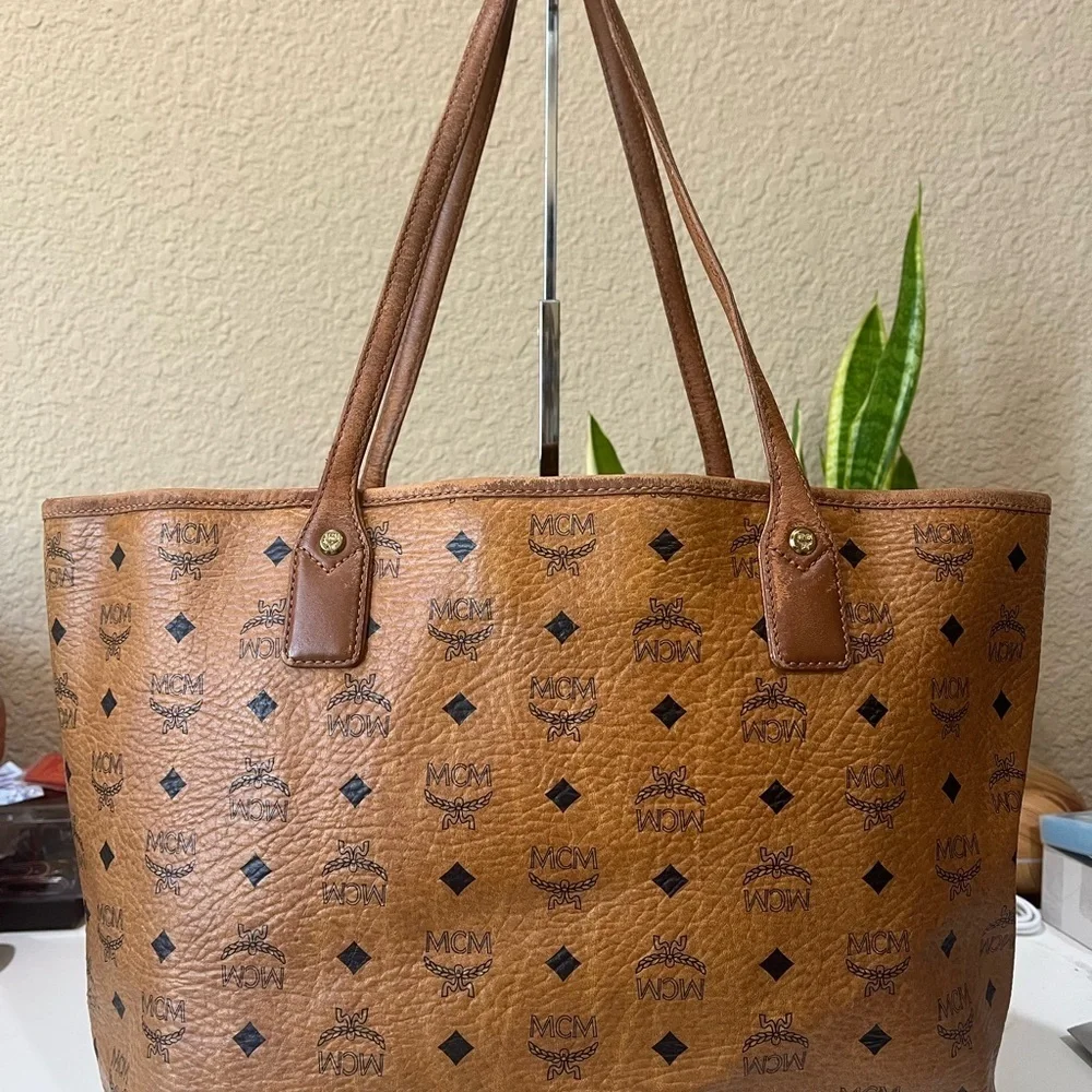 MCM COGNAC VISETOS SHOPPING TOTE - Picture 2 of 16